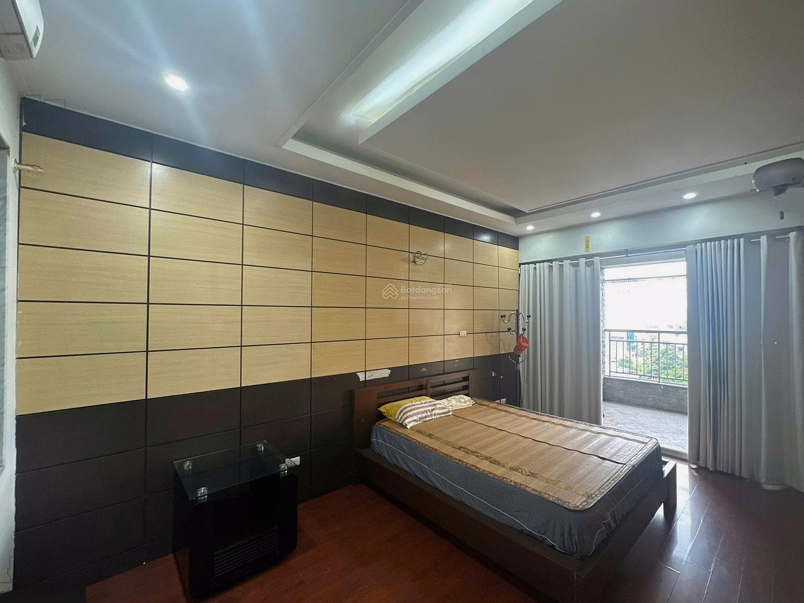 Outstanding! Apartment for rent at 34T Hoang Dao Thuy. 146m2, 3 fully furnished bedrooms. Price 20 million/month***