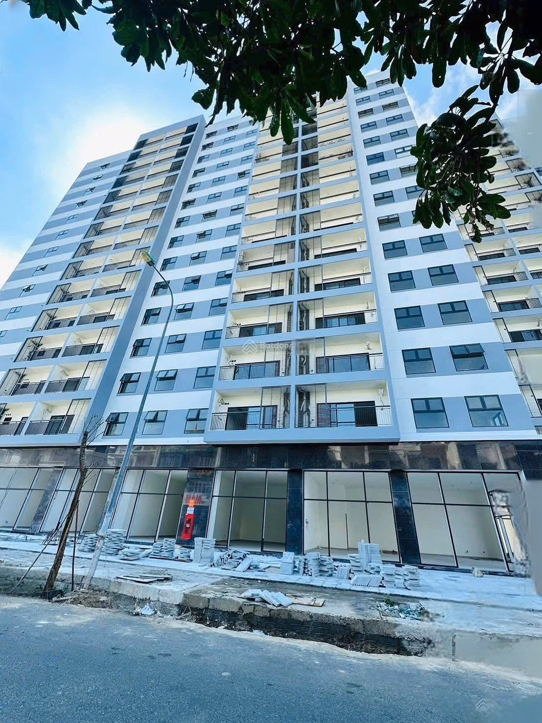 Reduced price for quick sale of 2 bedroom 2 bathroom high floor newly handed over CCUC Phuoc Long Selling price: 2850 (fireworks view)