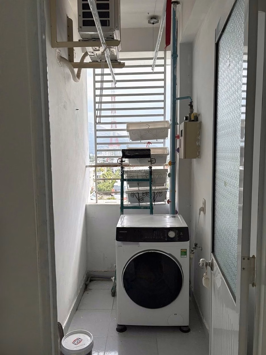Owner needs to urgently sell 1-bedroom apartment CT7 Vinh Diem Trung, area 39.48m2, fully furnished, price 1.59 billion