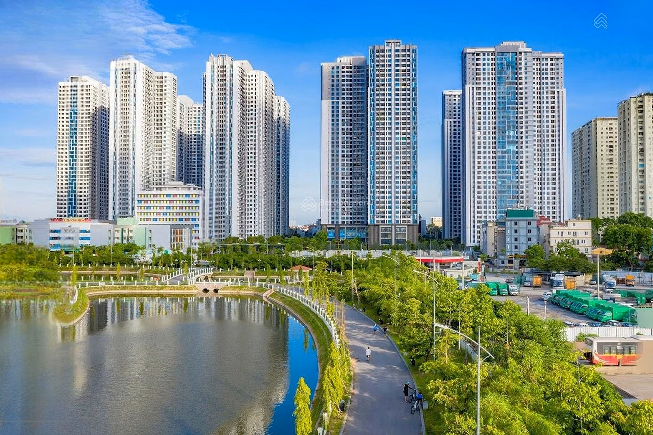 Owner Sells 3 Bedroom Apartment, 104m² Goldmark City Ruby 4, Fully Furnished, Red Book, Price 8.9 Billion