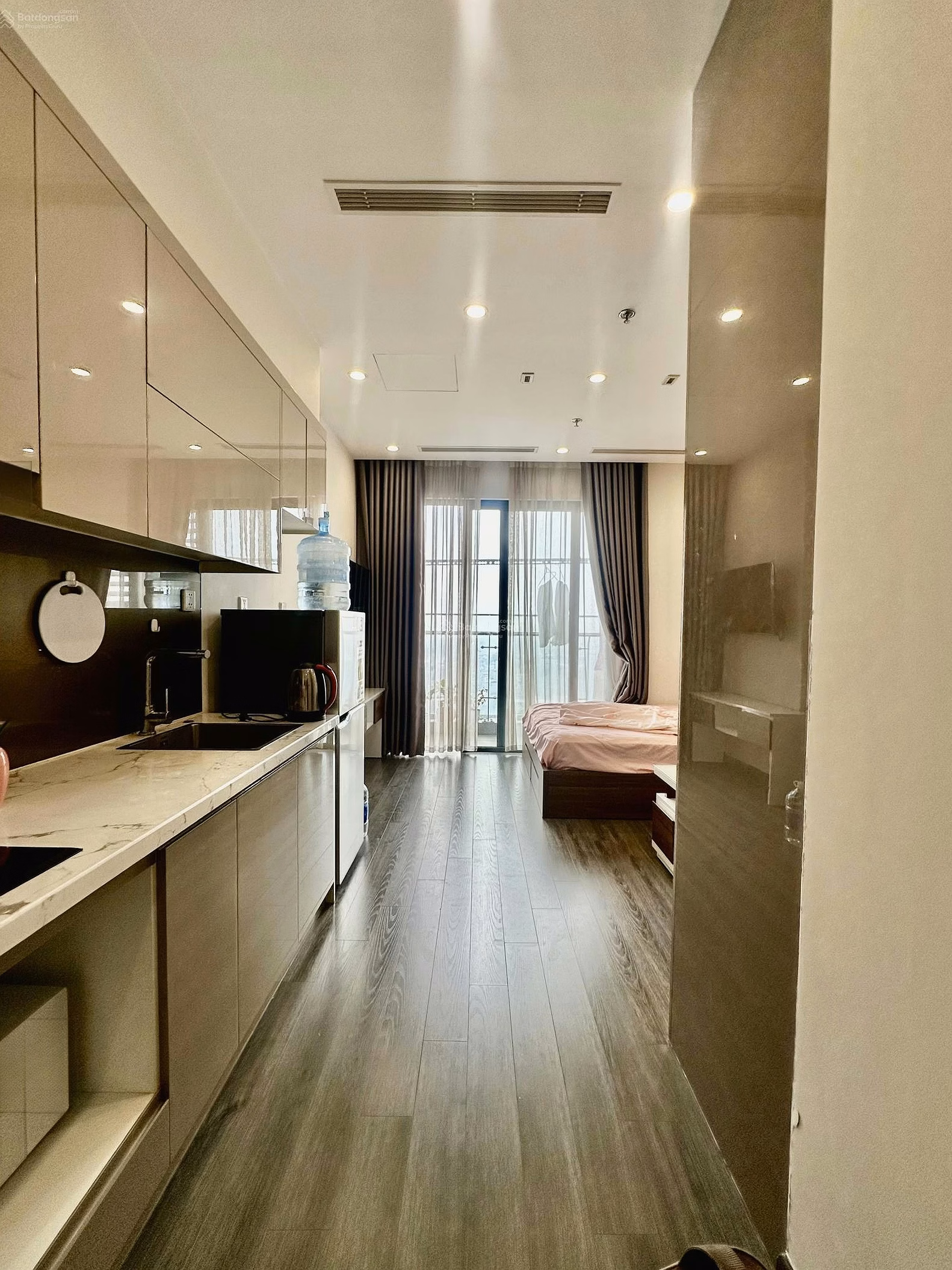 I just vacated a high-end Tonkin apartment priced at 7.5 million/month full of high-end furniture
