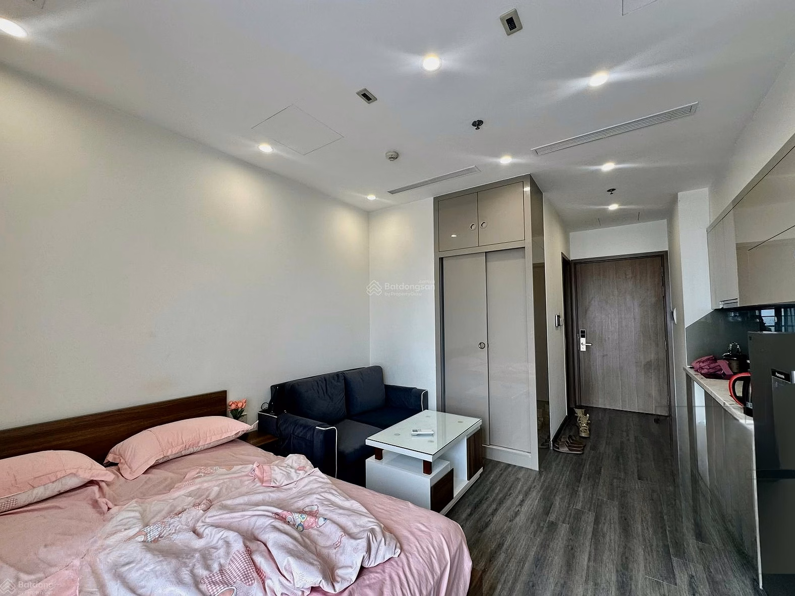I just vacated a high-end Tonkin apartment priced at 7.5 million/month full of high-end furniture