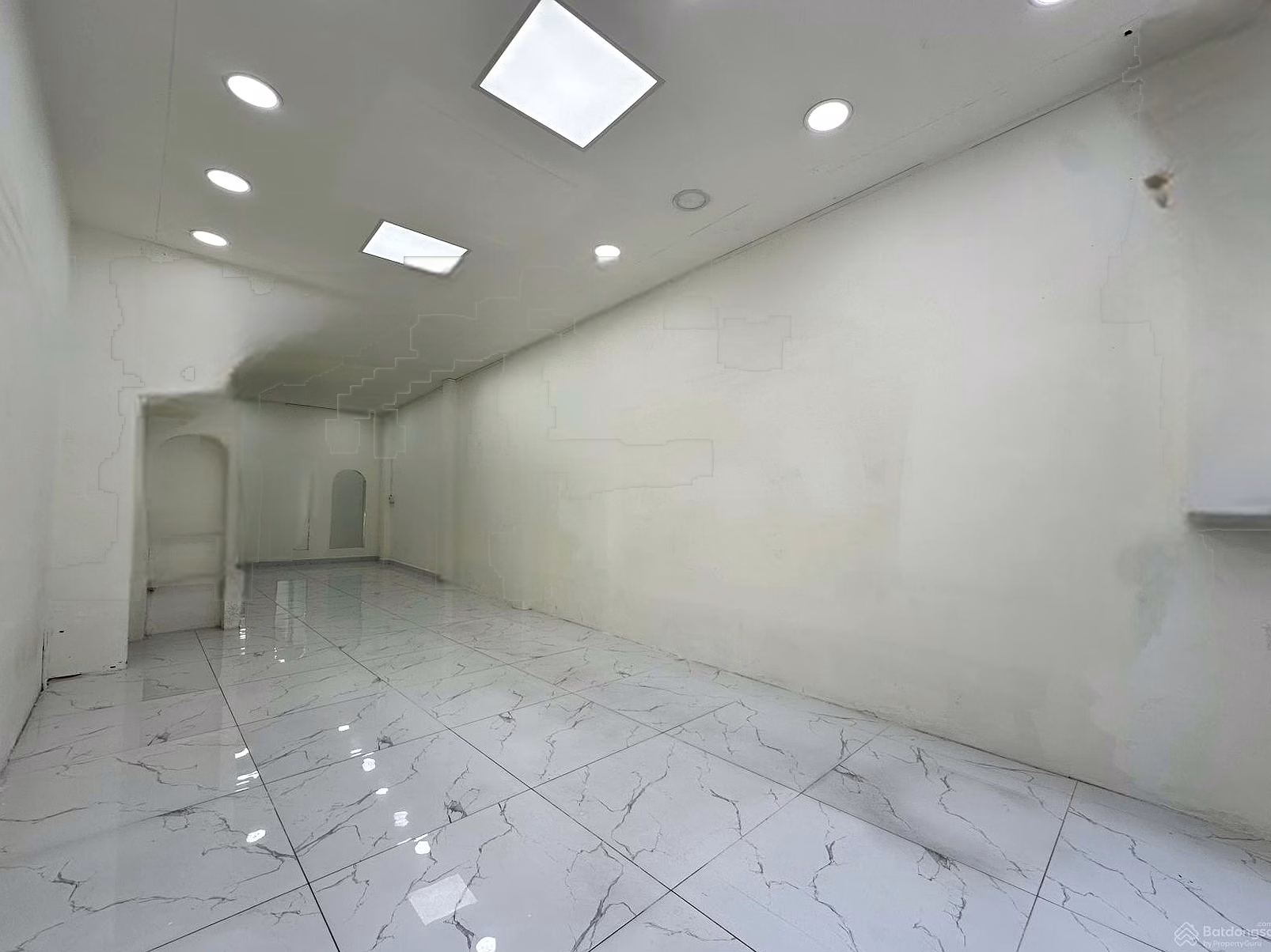Hot facade Nguyen Trai - Prime business opportunity in the center of District 5