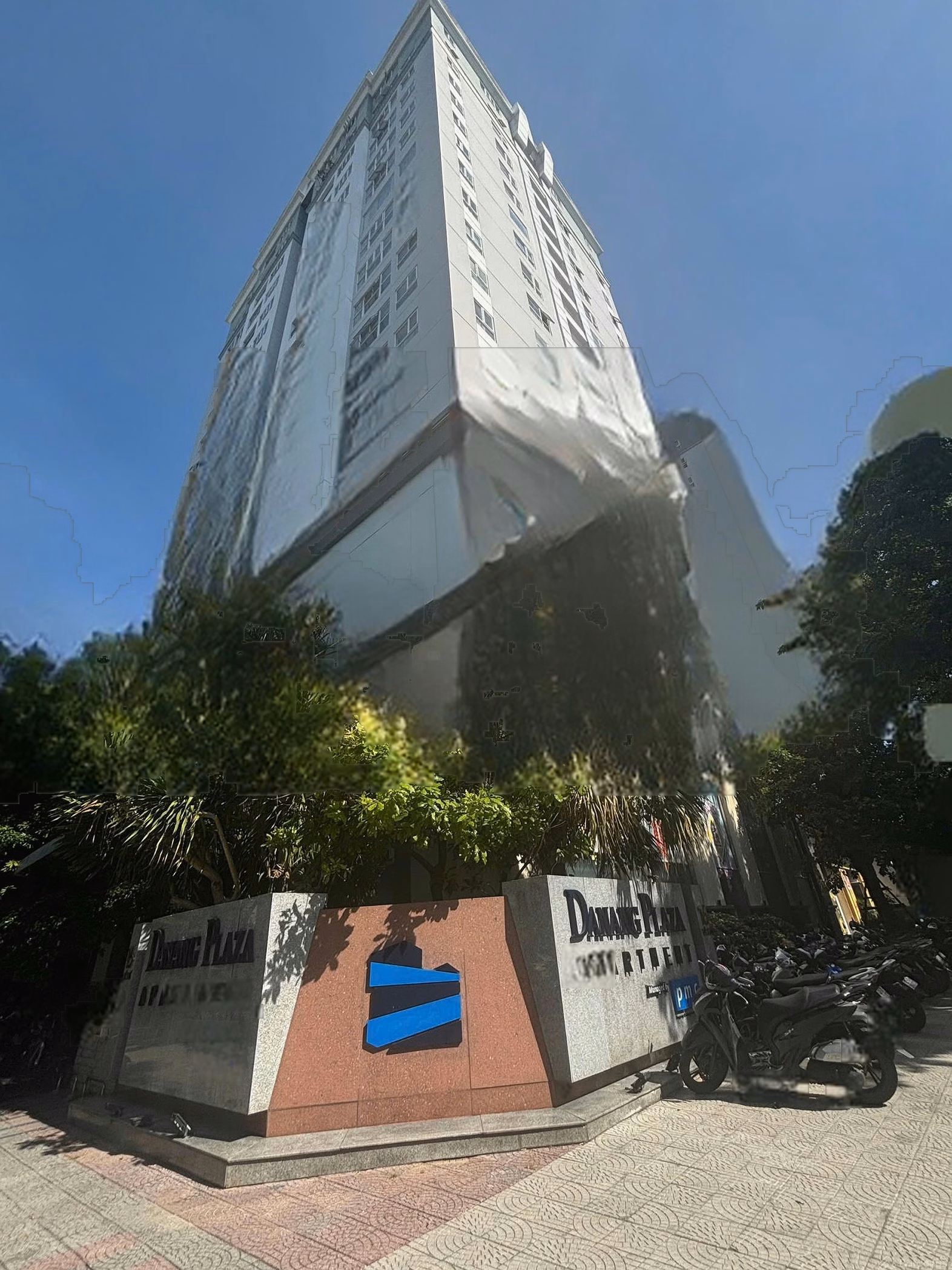 Da Nang Plaza luxury apartment for rent right in the center of city 16 Tran Phu 3 bedrooms 131m2 full price 25 million