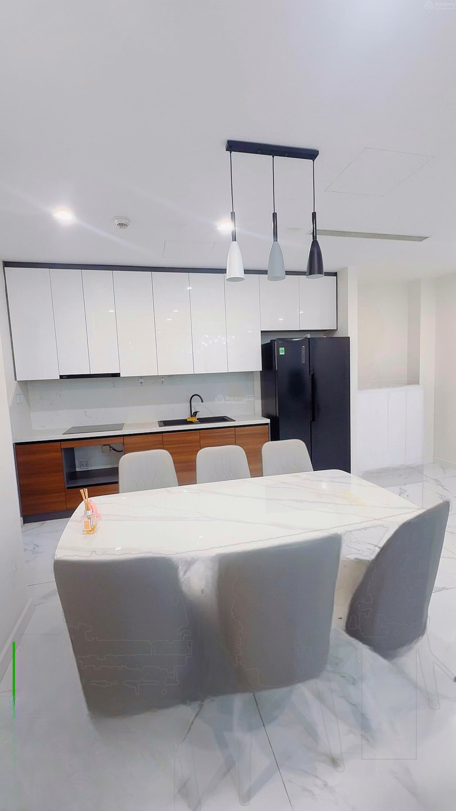 Need to rent fully furnished 3-bedroom apartment at Sunshine City project, price 18 million/month***