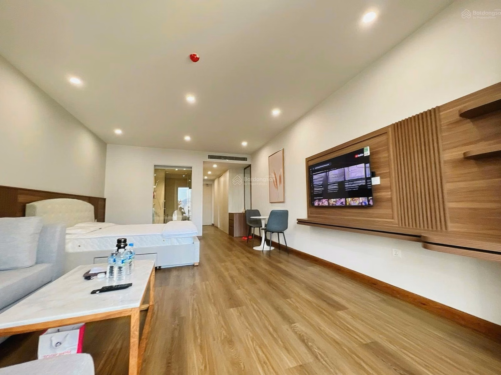 Willingness to sell a pair of South Tower Studio apartments with SEA VIEW Gold Coast Nha Trang. Already have a personal book
