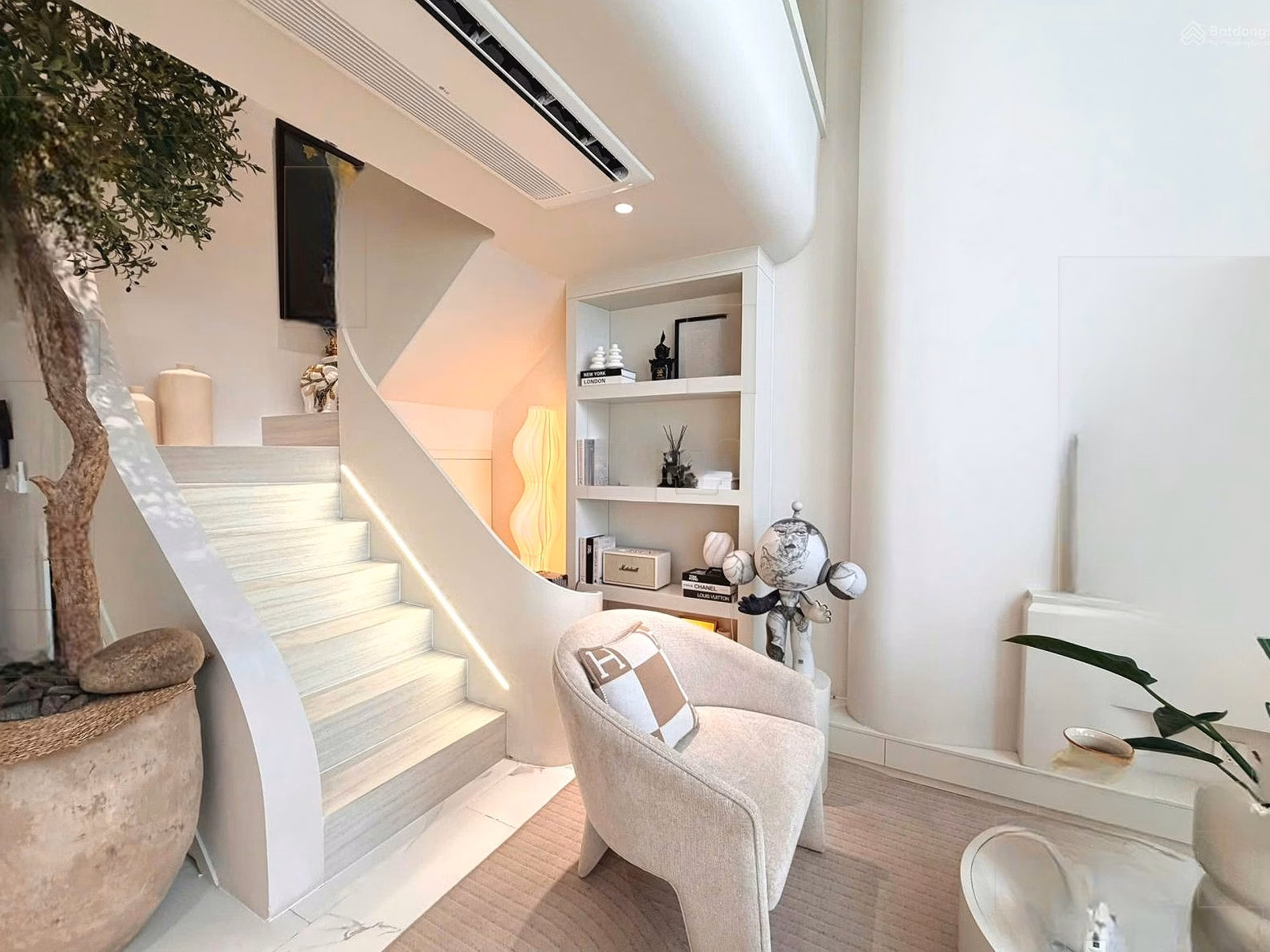Vista Verde apartment for sale comes with high quality furniture
