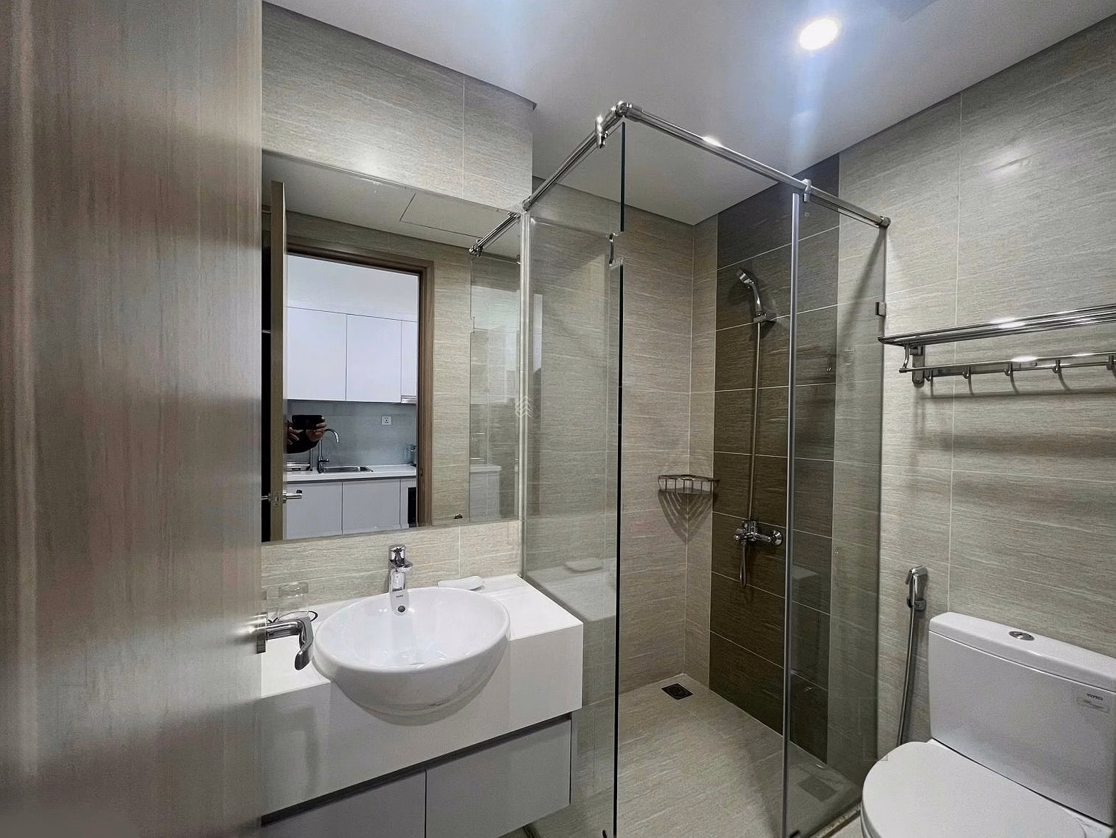 The homeowner needs to urgently sell a studio apartment at a bargain price of only 1.87 billion including fees, in Vinhomes Ocean Park 1