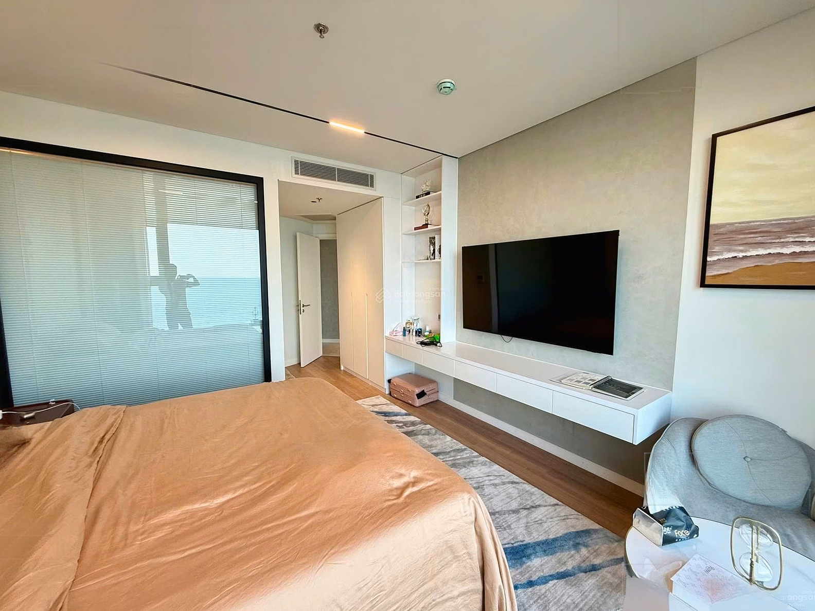 Apartment for rent in Times Square Da Nang with beautiful direct sea view