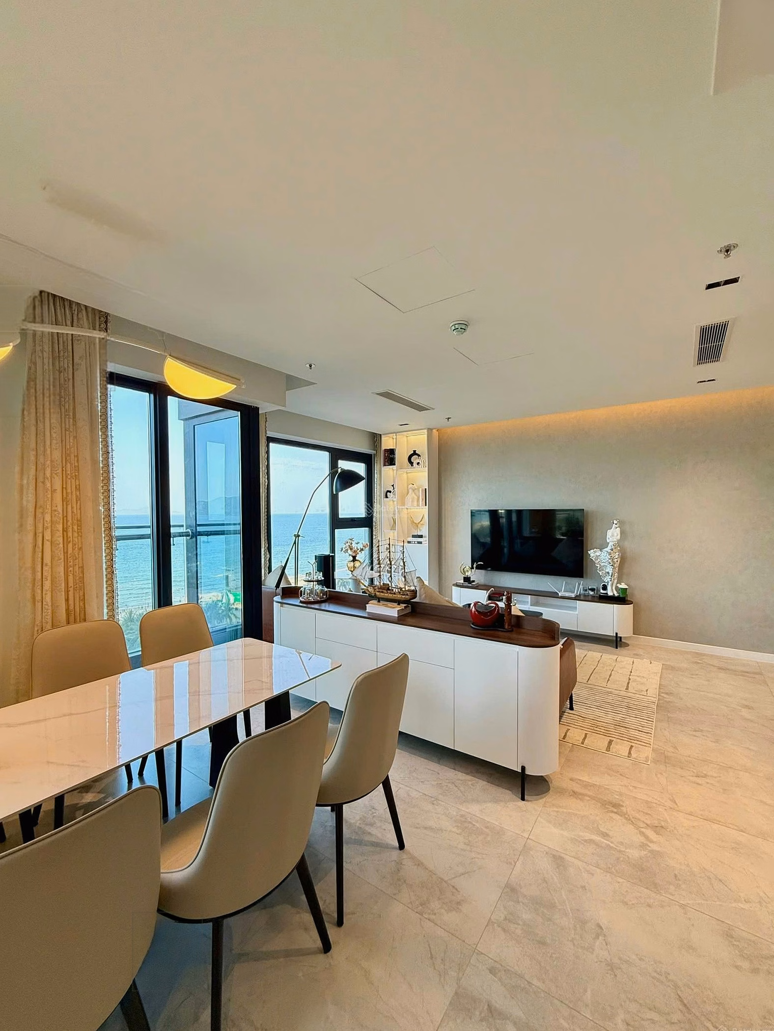 Apartment for rent in Times Square Da Nang with beautiful direct sea view