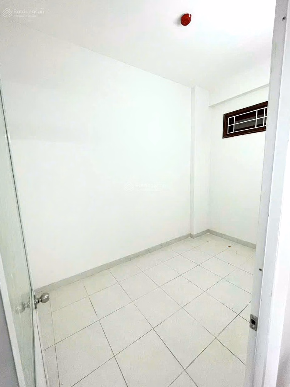 Apartment for sale CT1 Vinh Diem Trung, high floor. Apartment 2 bedrooms, 1 bathroom 46m2 price 1.82 billion (less benefits)
