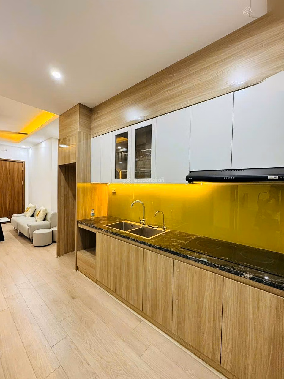 The price has already been reduced to 2tyX for elementary school children only for a 1-bedroom apartment, with long-term pink book and full furniture as shown in the picture
