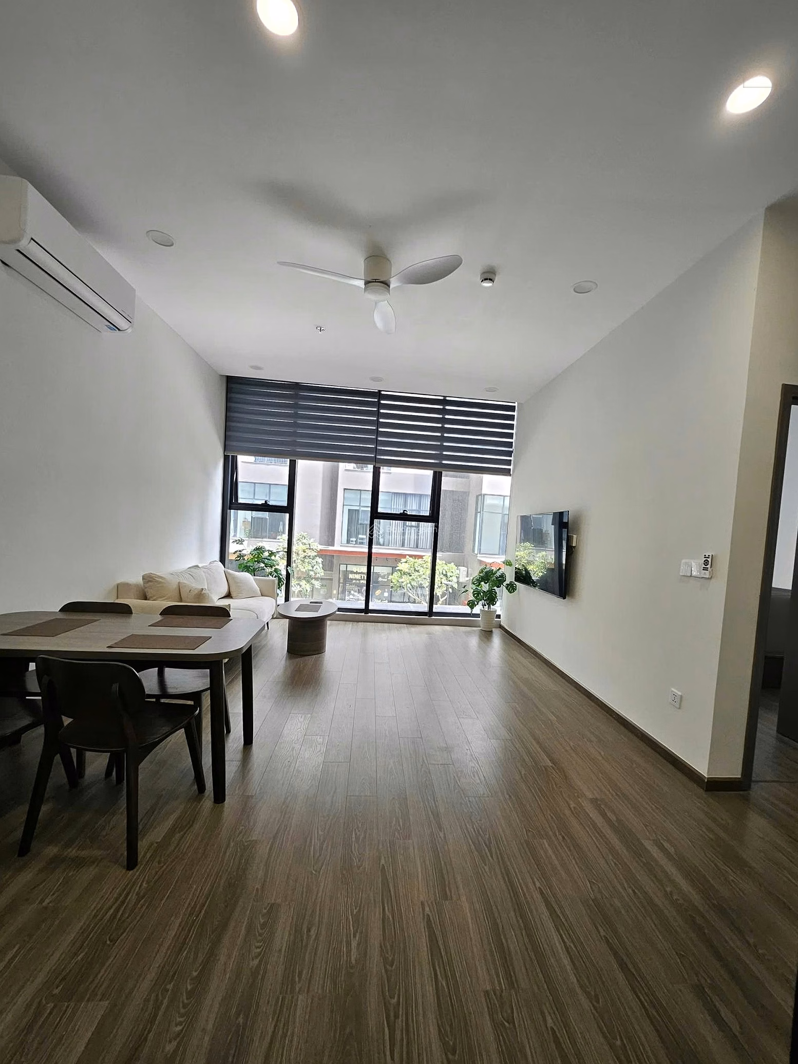 New fully furnished 2 bedroom 66m2 apartment for rent at FPT Plaza 3***