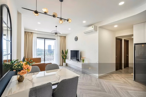Saigon Royal Ben Van Don apartment for rent, District 4, 2 bedrooms, Bitexco view, Near District 1. Price 26 million/month Contact 077594600