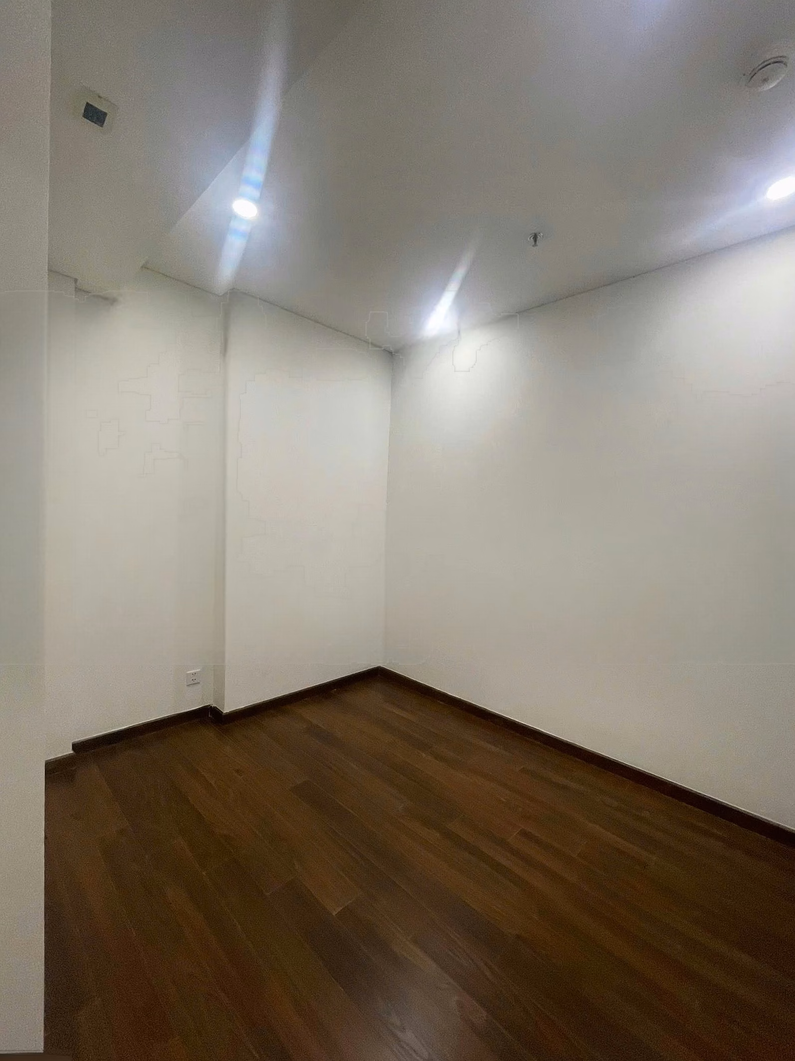 Owner sends 2 bedrooms, 2 bathrooms for rent - Masterise Homes block C, 54m², only 11 million/month