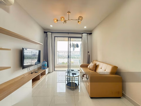 Saigon Royal apartment for rent in District 4, 2 bedrooms, fully furnished, beautiful river view. Good price only 28 million