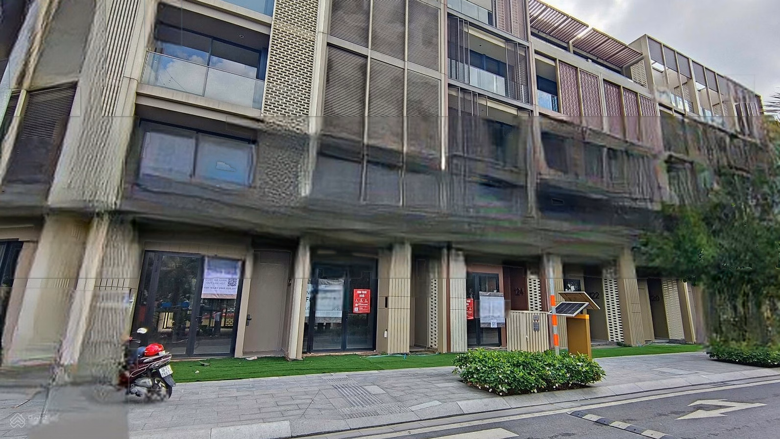 For rent 4 adjacent shophouses 1,384m2 frontage 20m The Global City 2 frontages adjacent to model house