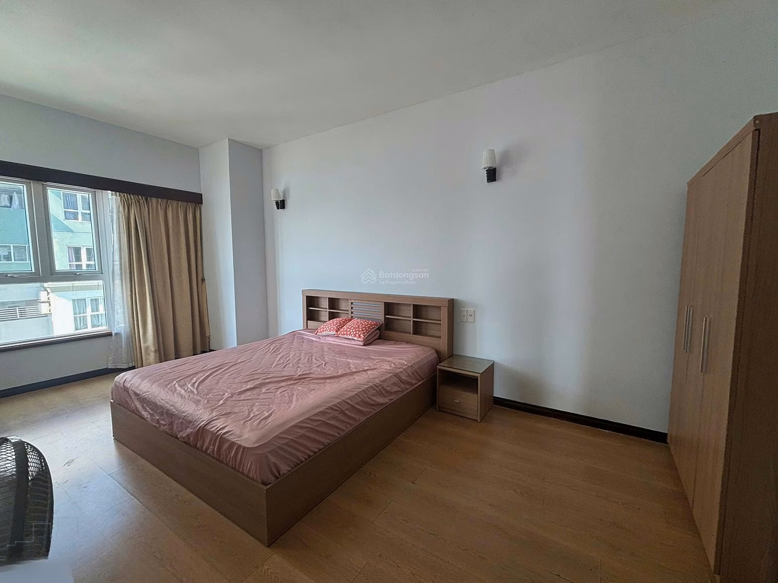 3 bedroom apartment for rent, Da Nang Plaza, 16 Tran Phu, 131m, close to the Han River bank, high floor, nice view, 25 million