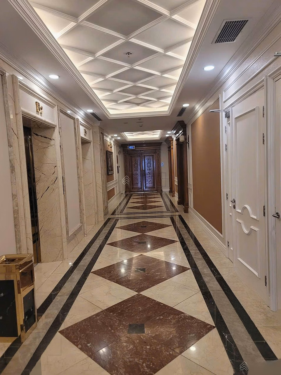 Hanoi Signature gold-plated apartment 5 minutes to West Lake, No. 6 Nguyen Van Huyen, 48-hour check-in, car slot 1.2 billion