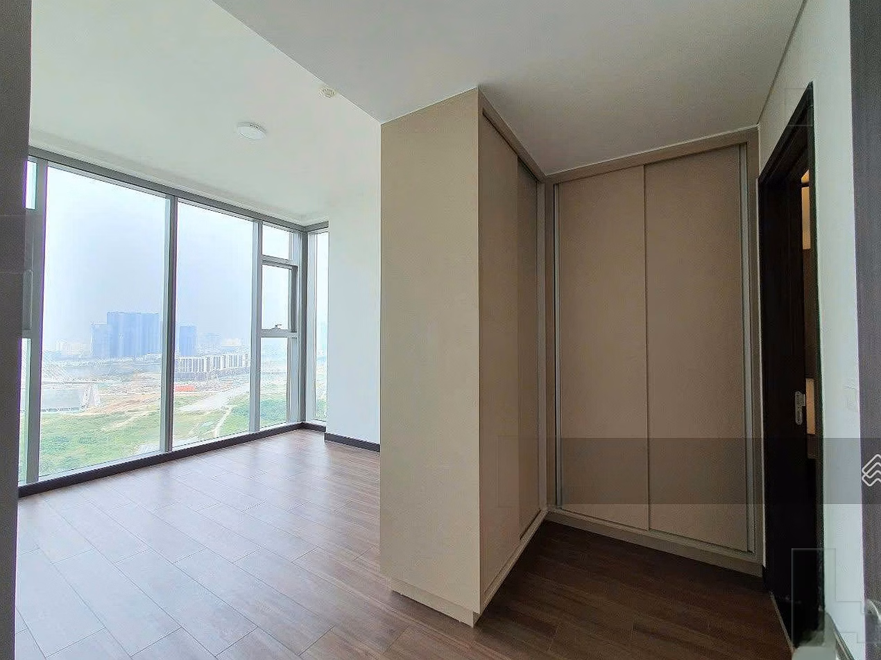 2 bedroom apartment with the best view in Saigon. Buy now because there is only 1 unit for sale
