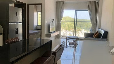 Fully furnished PH apartment for rent, right near the beach. 23rd floor Beautiful & airy view