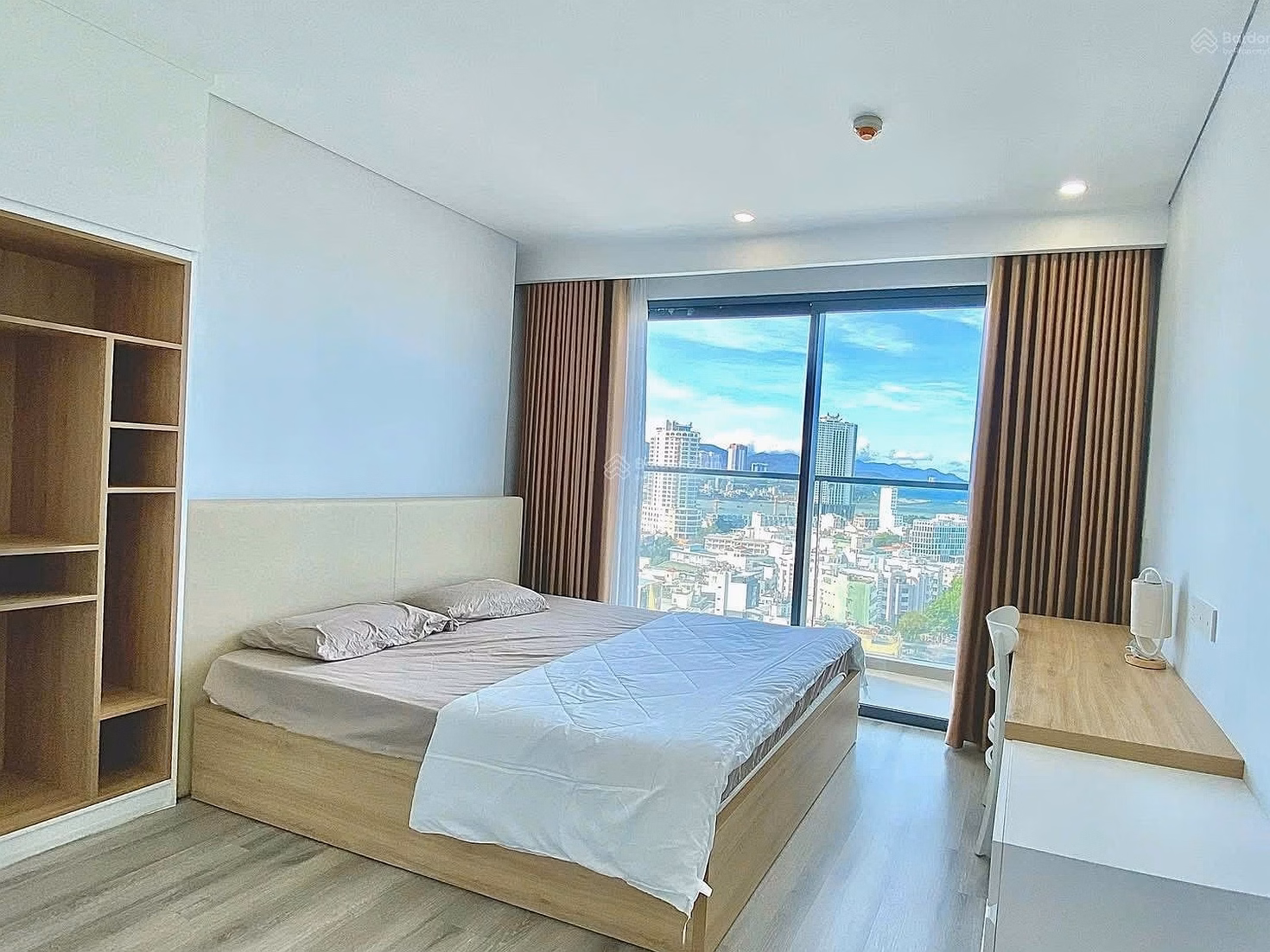 2 bedroom apartment for rent in Marina Suites building, Nha Trang Area: 77m2, 2 bedrooms, 2 VC