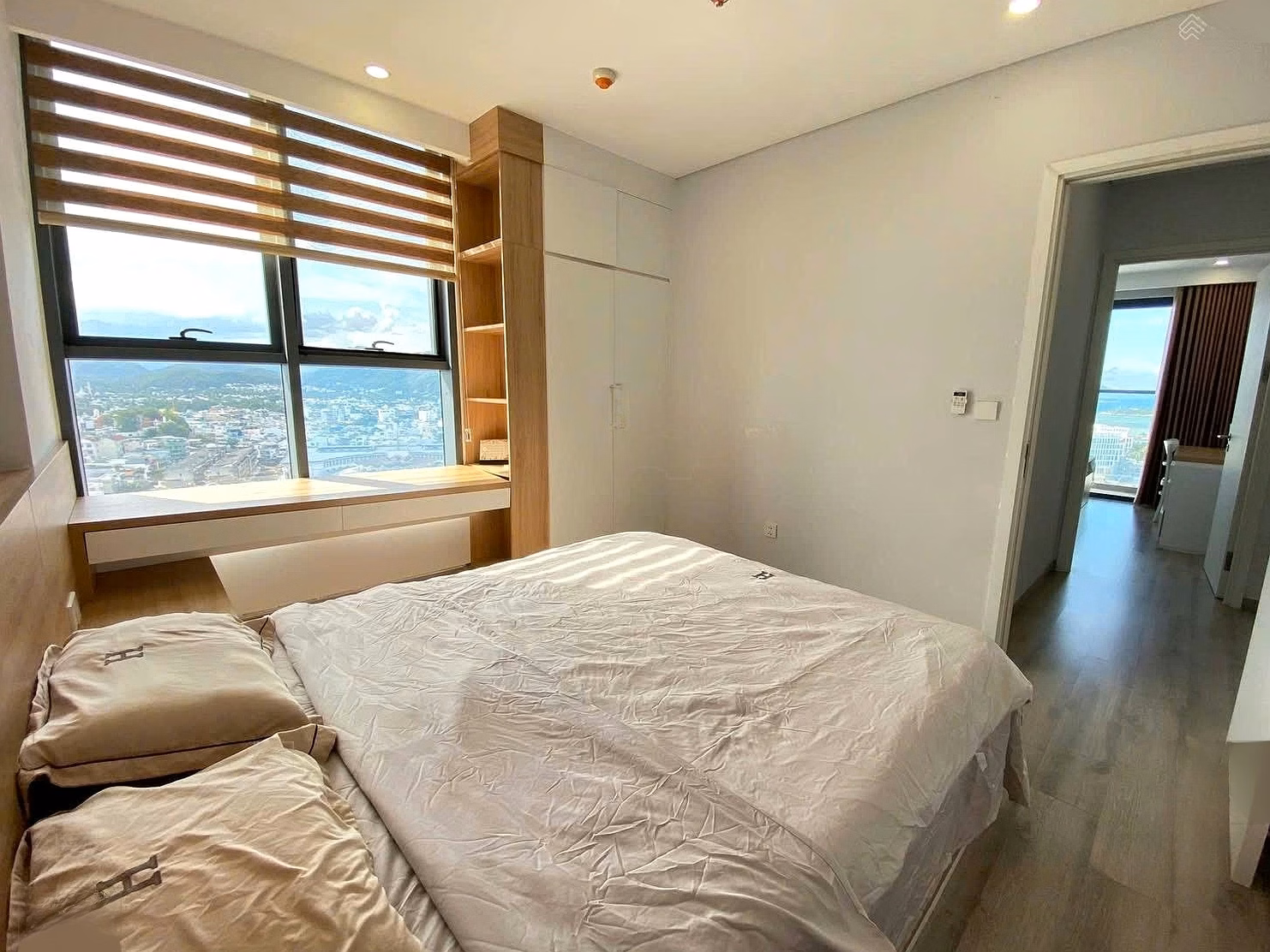 2 bedroom apartment for rent in Marina Suites building, Nha Trang Area: 77m2, 2 bedrooms, 2 VC