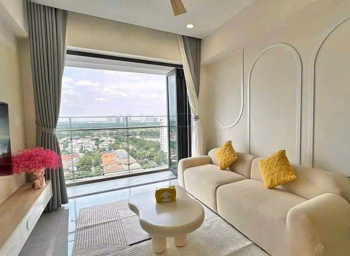 Move in immediately, Owner (Cut Loss), 2 bedrooms, 2 bathrooms, middle floor, good feng shui direction, 2 billion 15 books available, 100% new