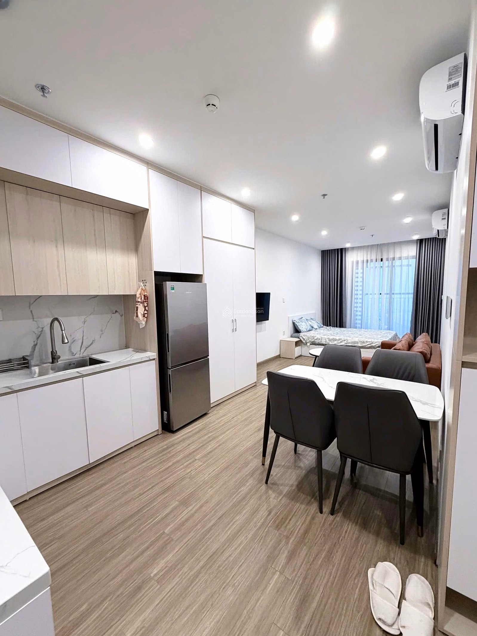SUPER PRODUCT STUDIO 34M2 / SE DIRECTION / P4 BUILDING / REAL VIEW PRICE ONLY 2.3** billion