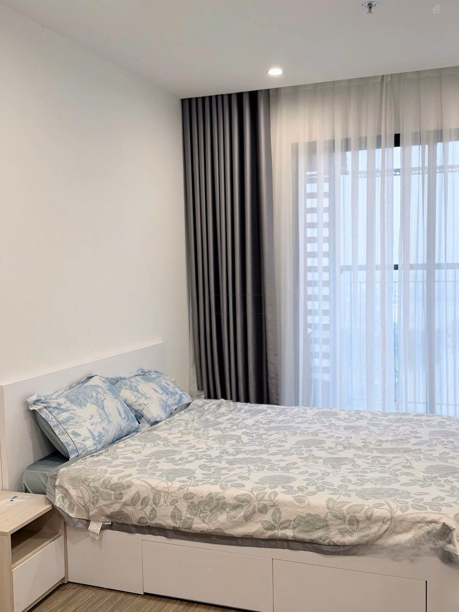 SUPER PRODUCT STUDIO 34M2 / SE DIRECTION / P4 BUILDING / REAL VIEW PRICE ONLY 2.3** billion