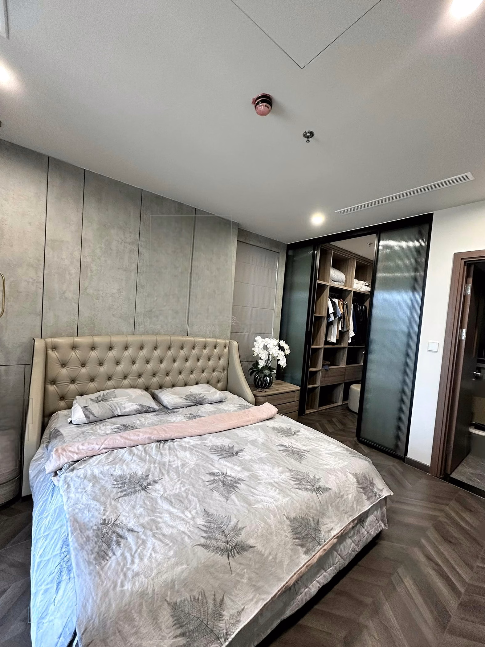 (New) CT8 The Emerald urgently sells 2-bedroom apartment 81.7m, middle floor, full interior view, price only 6 billion