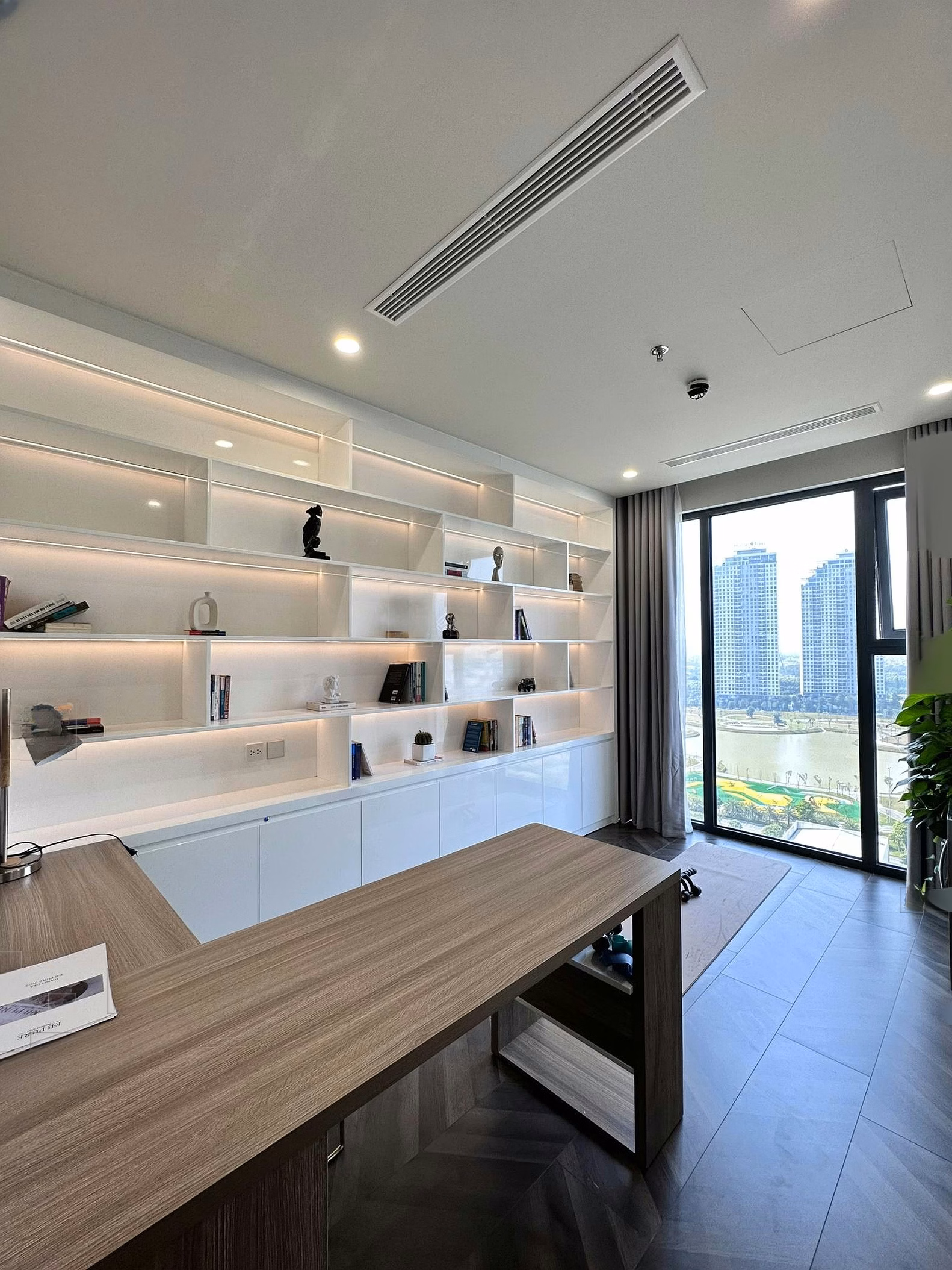 (New) CT8 The Emerald urgently sells 2-bedroom apartment 81.7m, middle floor, full interior view, price only 6 billion