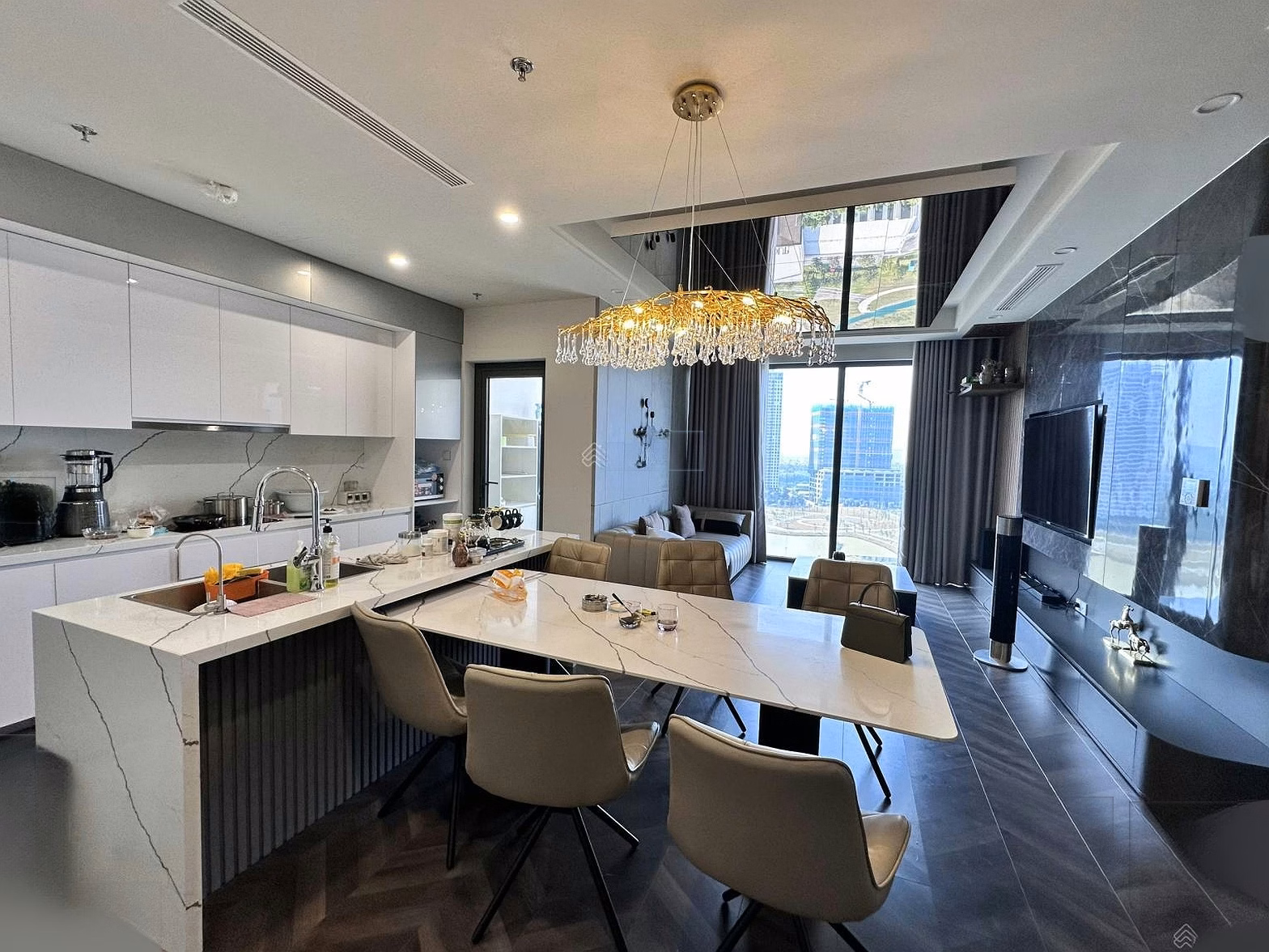 (New) CT8 The Emerald urgently sells 2-bedroom apartment 81.7m, middle floor, full interior view, price only 6 billion