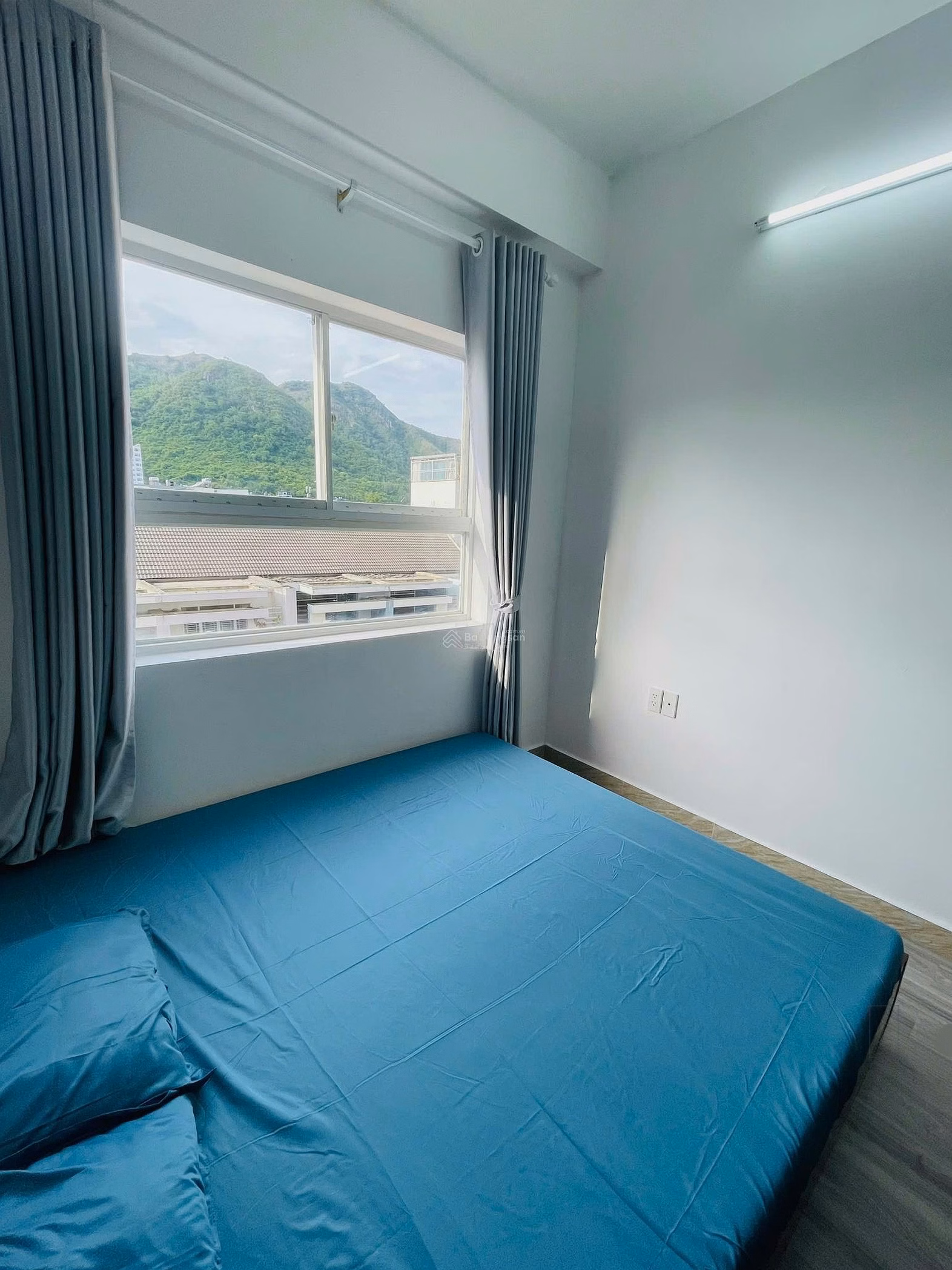 Selling fully furnished apartment with good cash flow