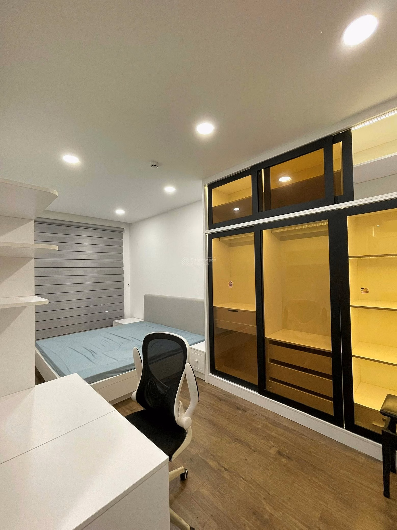 Lavida Plus apartment for rent: 2 bedrooms, 2 bedrooms, area 74m², fully furnished, near RMIT, TDTU, District 7