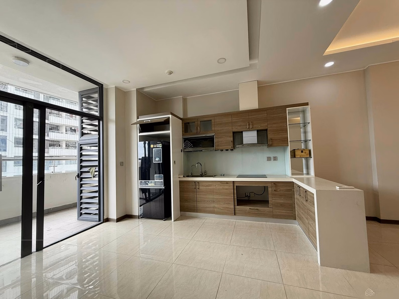 Moving for work, need to quickly rent 3 bedrooms, 2 bathrooms, beautiful middle floor, Trang An Complex, near FPT inter-school