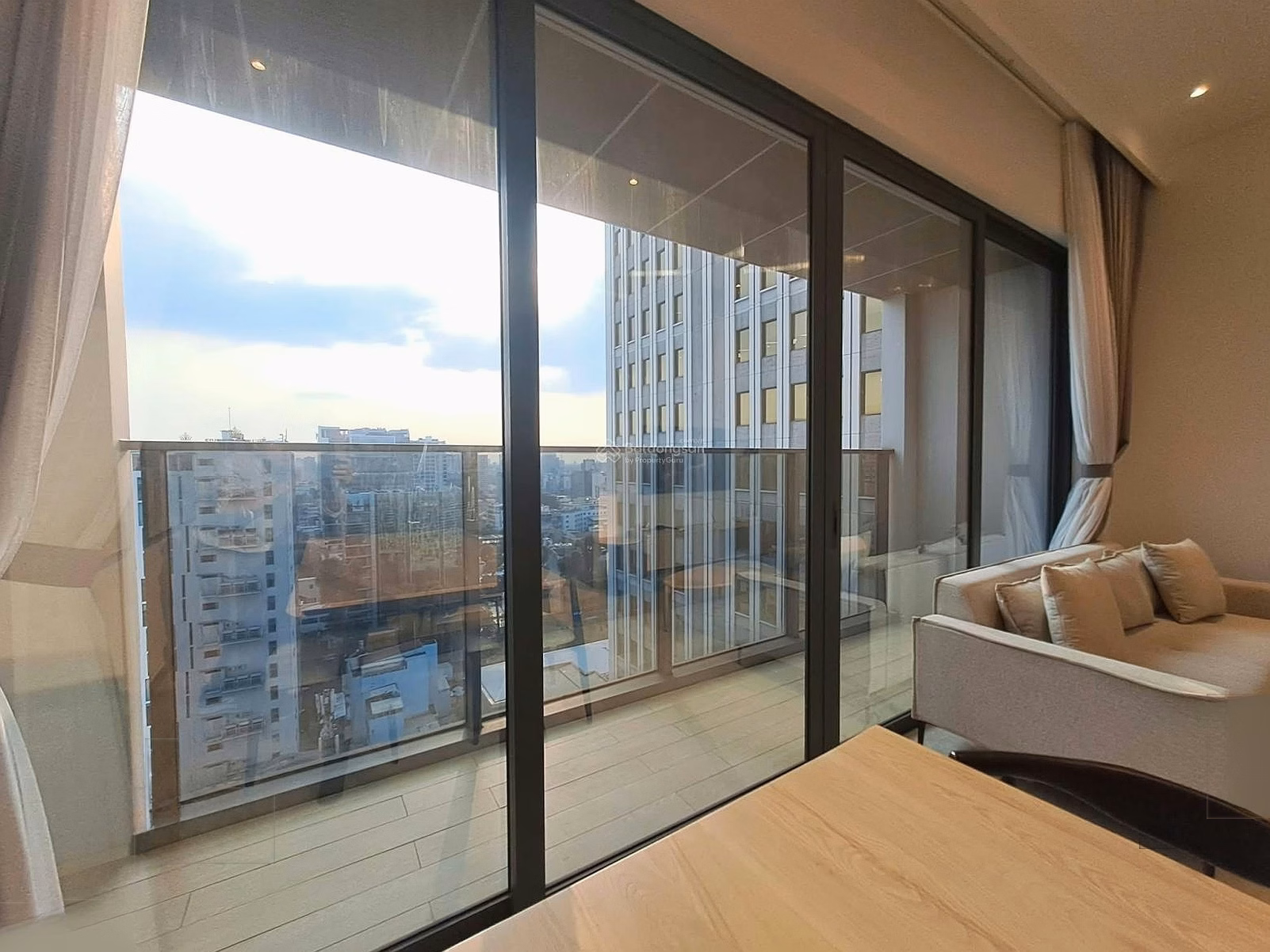 Cart of 14 outstanding apartments Investor The Marq MT Nguyen Dinh Chieu, stock up to 8%, HTLS 0% for 18 months