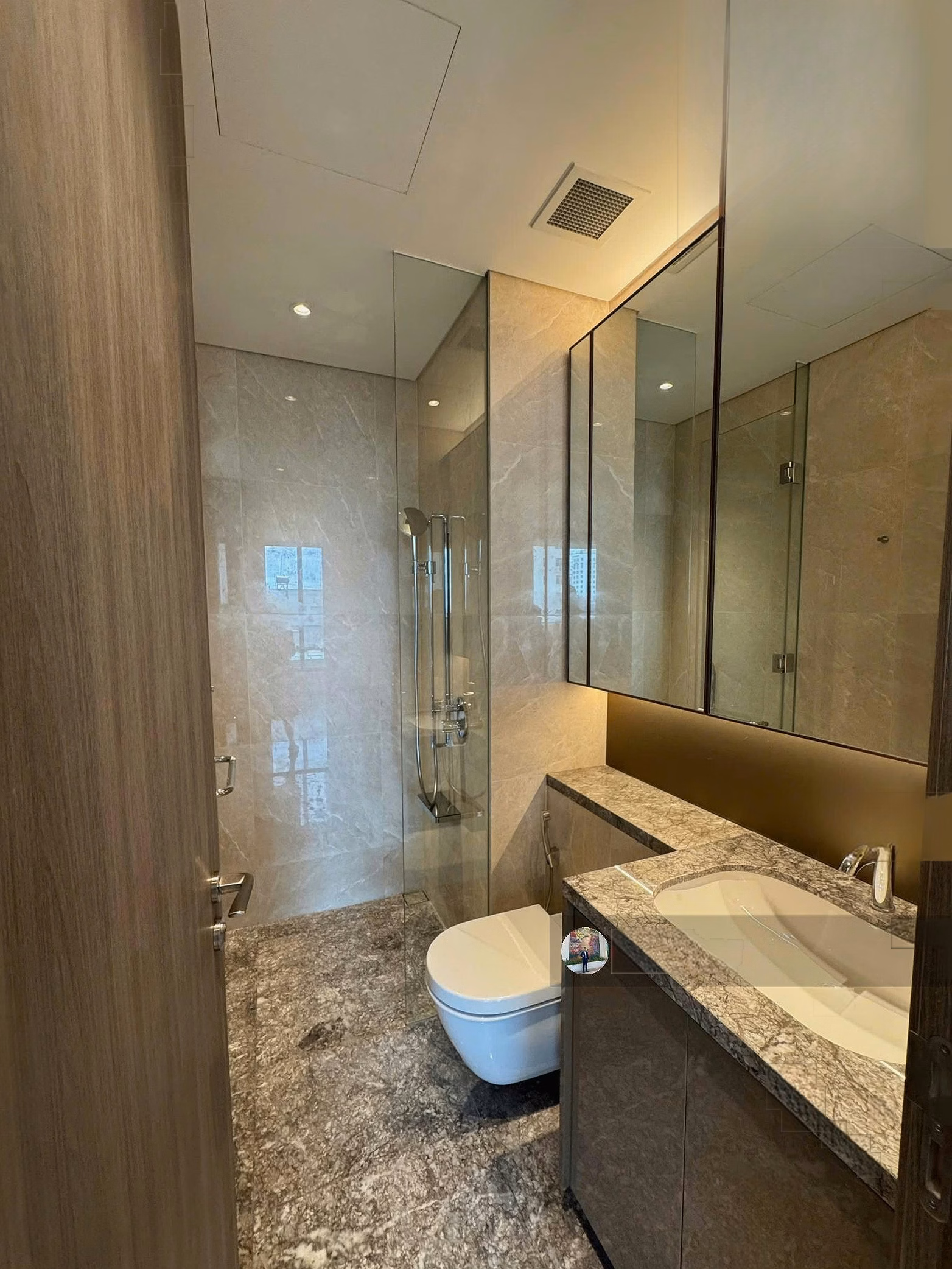 Update shopping cart for many 1-2-3-4 bedroom apartments at The MarQ, District 1 center, original price from Investor, 0909 253 ***