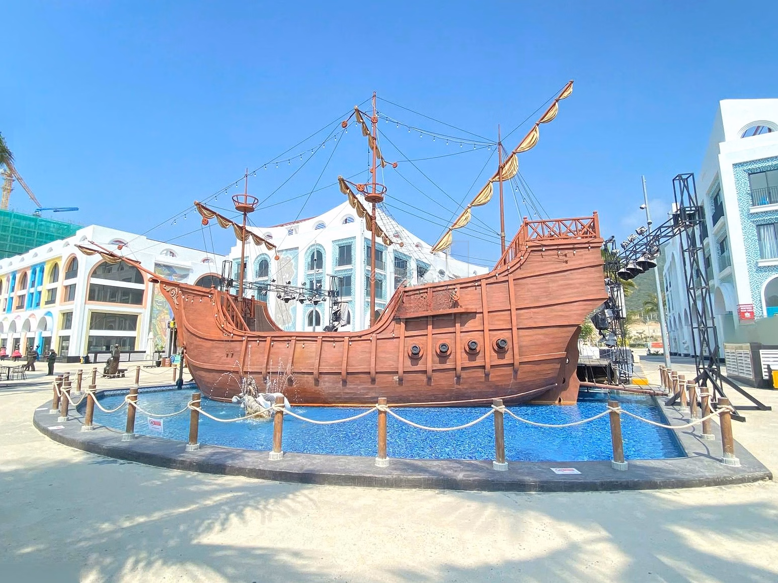 Beach apartment for sale, with private beach, fully furnished, payment according to schedule