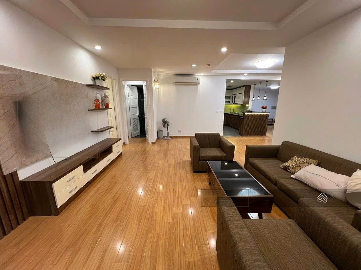 Selling high-floor apartment in BC Southeast, E5 Ciputra building, area 153m2 04 bedrooms, price 14.3 billion