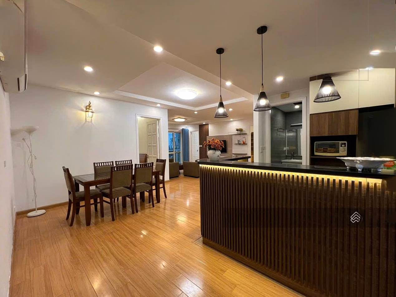 Selling high-floor apartment in BC Southeast, E5 Ciputra building, area 153m2 04 bedrooms, price 14.3 billion