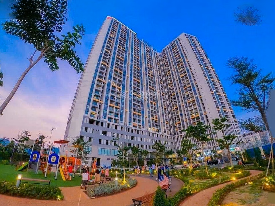 The owner is stuck with money and quickly sells The Pegasuite apartment 68m2 2 bedrooms 2 bathrooms for 4.3 billion Contact: 0888 333 *** e Cong