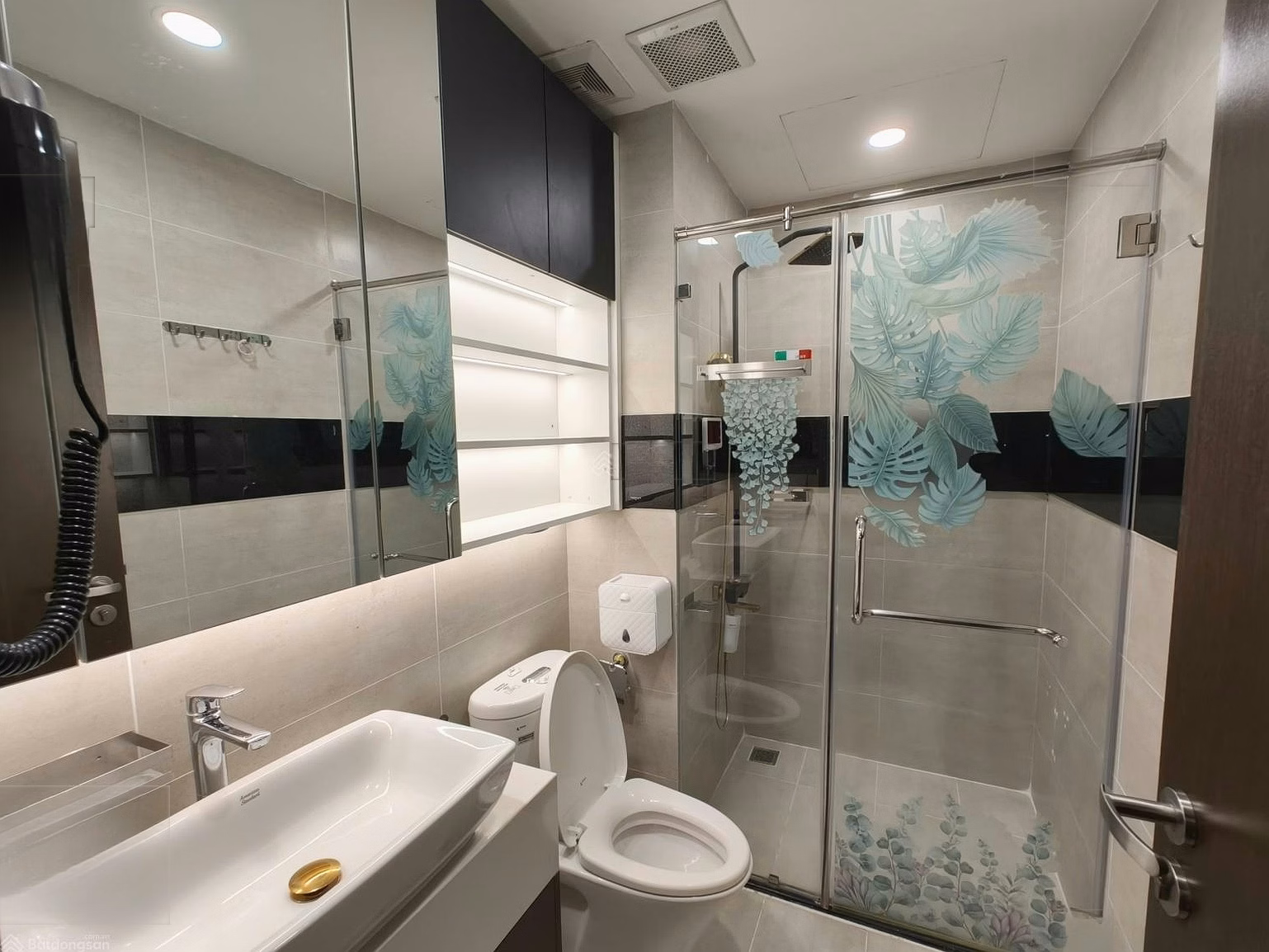 Central Premium District 8 | 2 bedrooms + 2 bathrooms 74m2 | Fully furnished | Price 16 million