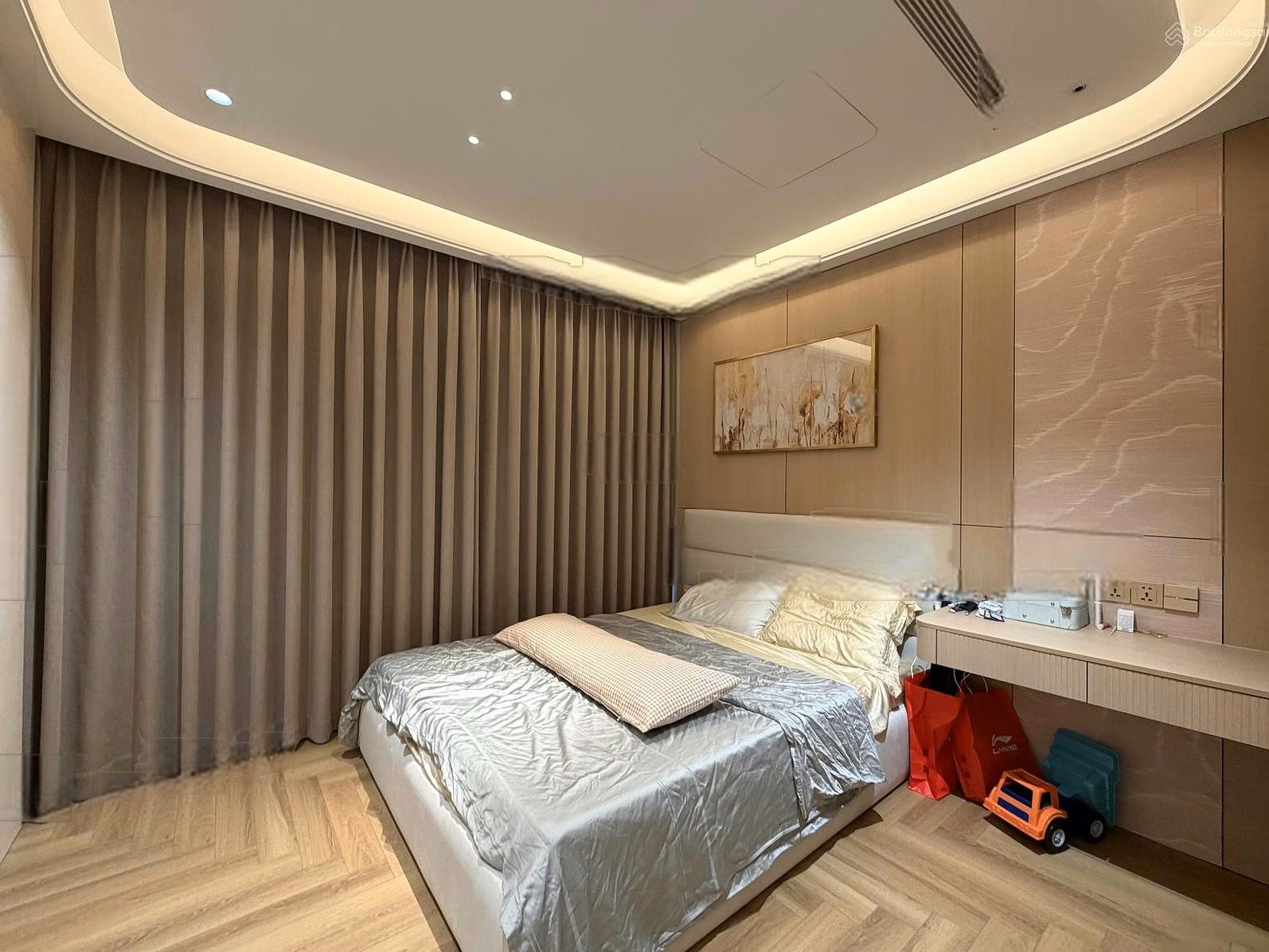 Private 3-bedroom apartment for rent at Vinhomes Ba Son with an area of ​​160m2 with river view