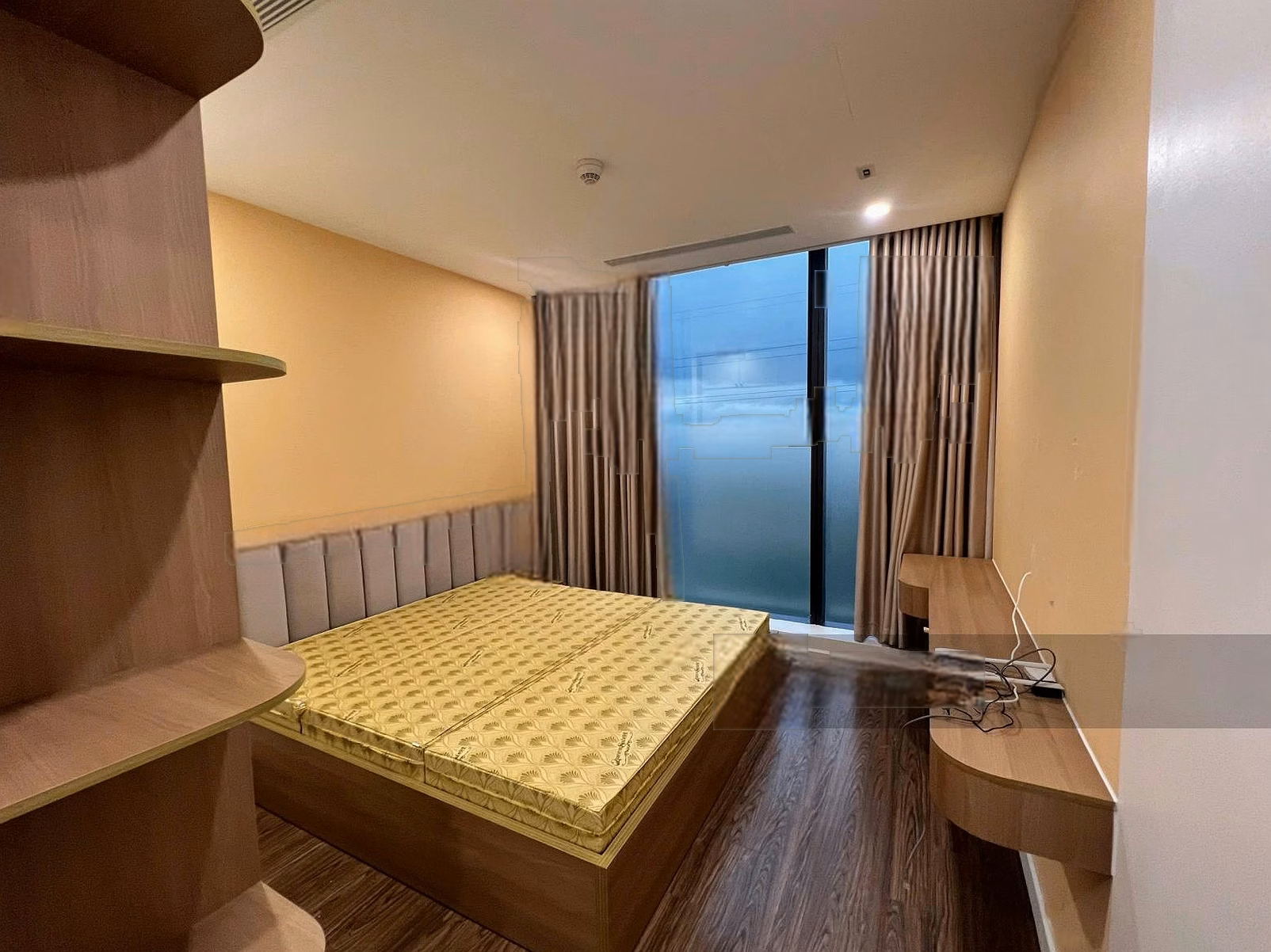 Quickly rent a fully furnished 2-bedroom apartment in Sunshine City for only 17.5 million - move in immediately