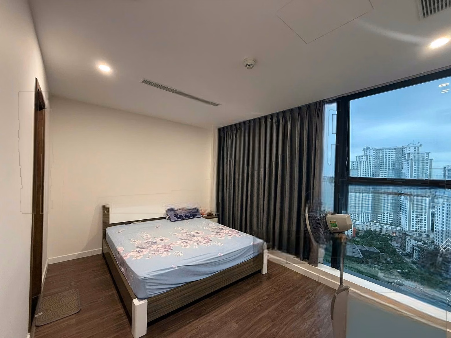 Quickly rent a 3-bedroom corner apartment fully furnished in Sunshine City 20 million/month, ready to move in immediately