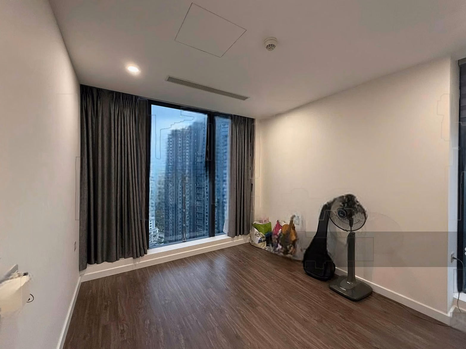 Quickly rent a 3-bedroom corner apartment fully furnished in Sunshine City 20 million/month, ready to move in immediately