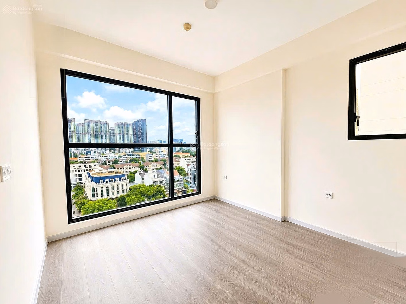 Victoria Village apartment for rent from 2 bedrooms, new house, full amenities, price from 13 million***