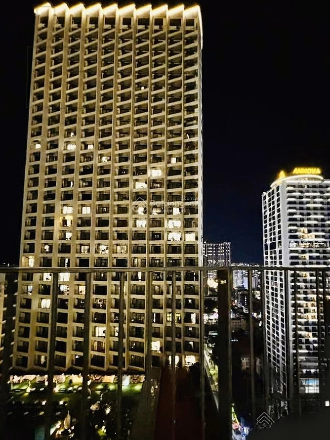 Quick sale of Gold Coast Nha Trang apartment. High floor, cool Southeast balcony. Long-term ownership