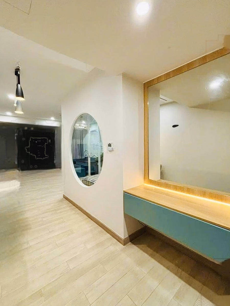 Quick sale of Gold Coast Nha Trang apartment. High floor, cool Southeast balcony. Long-term ownership